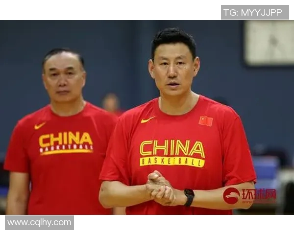 武汉篮球队在世界锦标赛中以100分稳居积分榜首位追赶者紧随其后